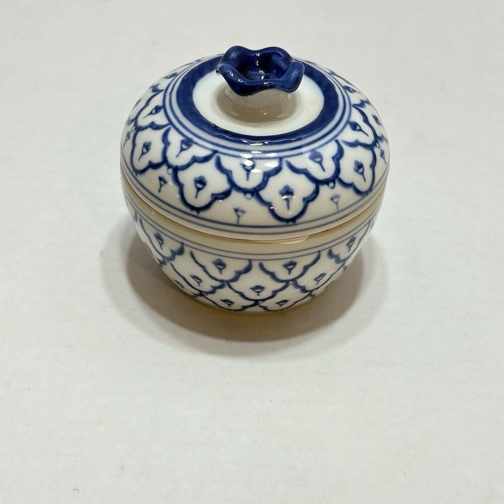 Vintage Asian Thai Inspired Blue & White Porcelain Ceramic Lidded Bowl